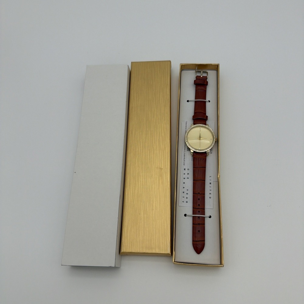 Manhattan By Croton Lady Silver Analog Quartz Watch